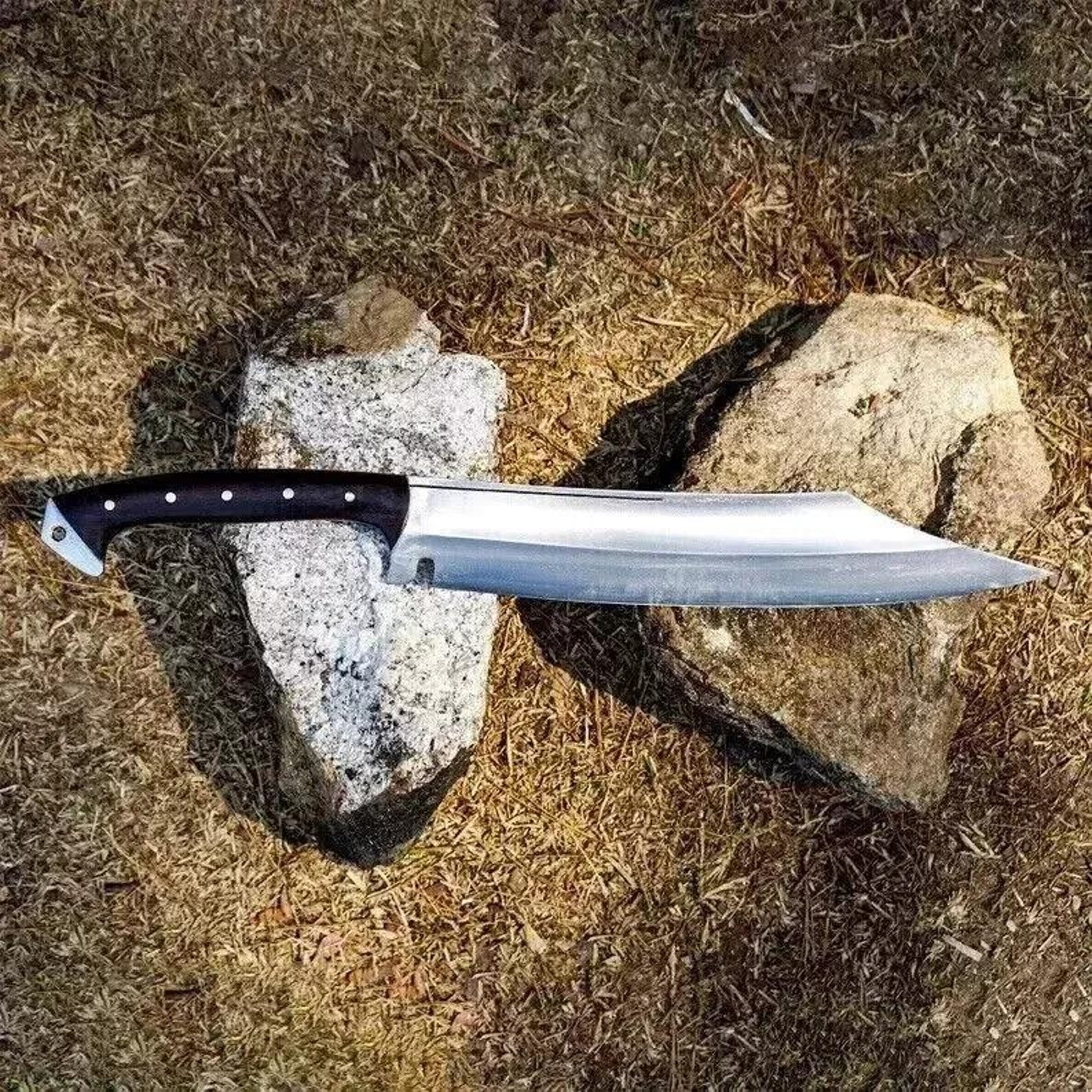 Handmade Carbon Steel Machete: Rosewood Handle Bushcraft Tool