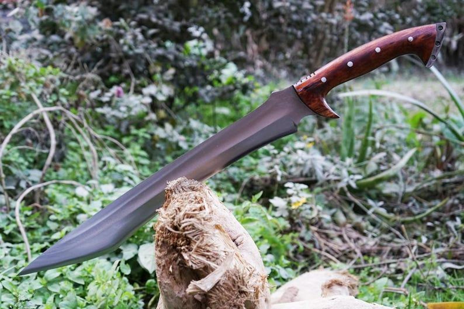 Handmade High Carbon Steel Machete: Rosewood Handle, Heavy-Duty Outdoor Tool