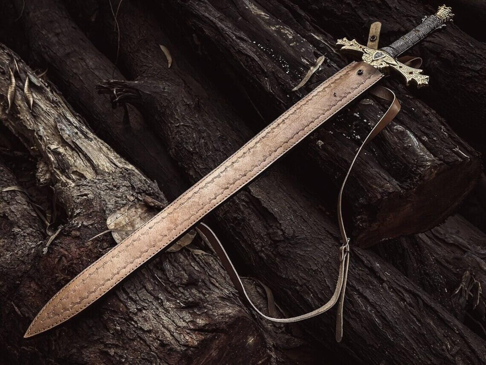 Handmade Damascus Steel Templar Sword: Medieval Knight Replica