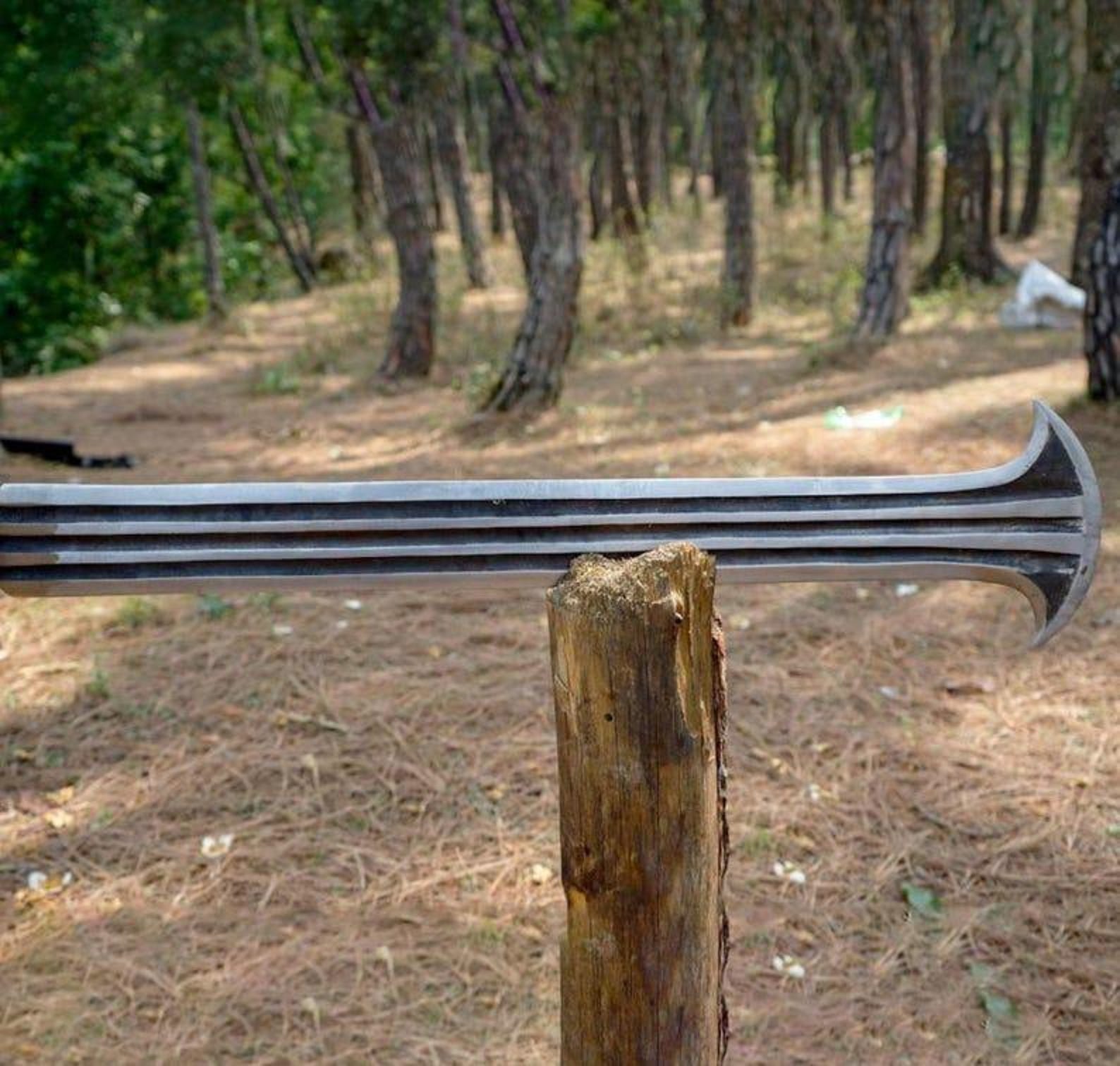 Handmade Konda Ikakalaka Sword: Functional 5160 Carbon Steel, 38" Collectible
