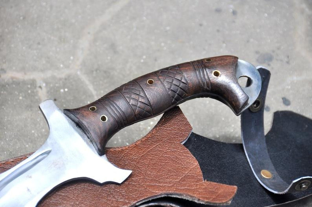 Hand-Forged Egyptian Khopesh: Tempered Carbon Steel, Leather Cover