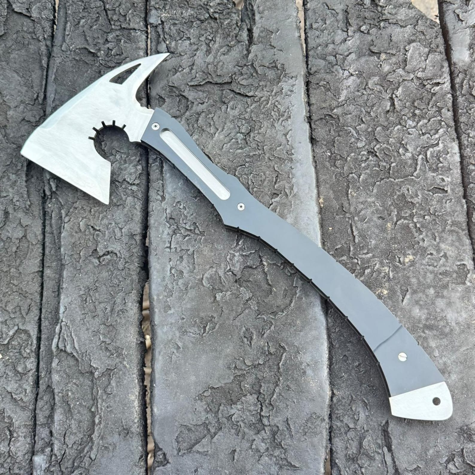 Handmade Tactical Hatchet Axe – High Carbon Steel, Micarta Handle, Leather Sheath Tool