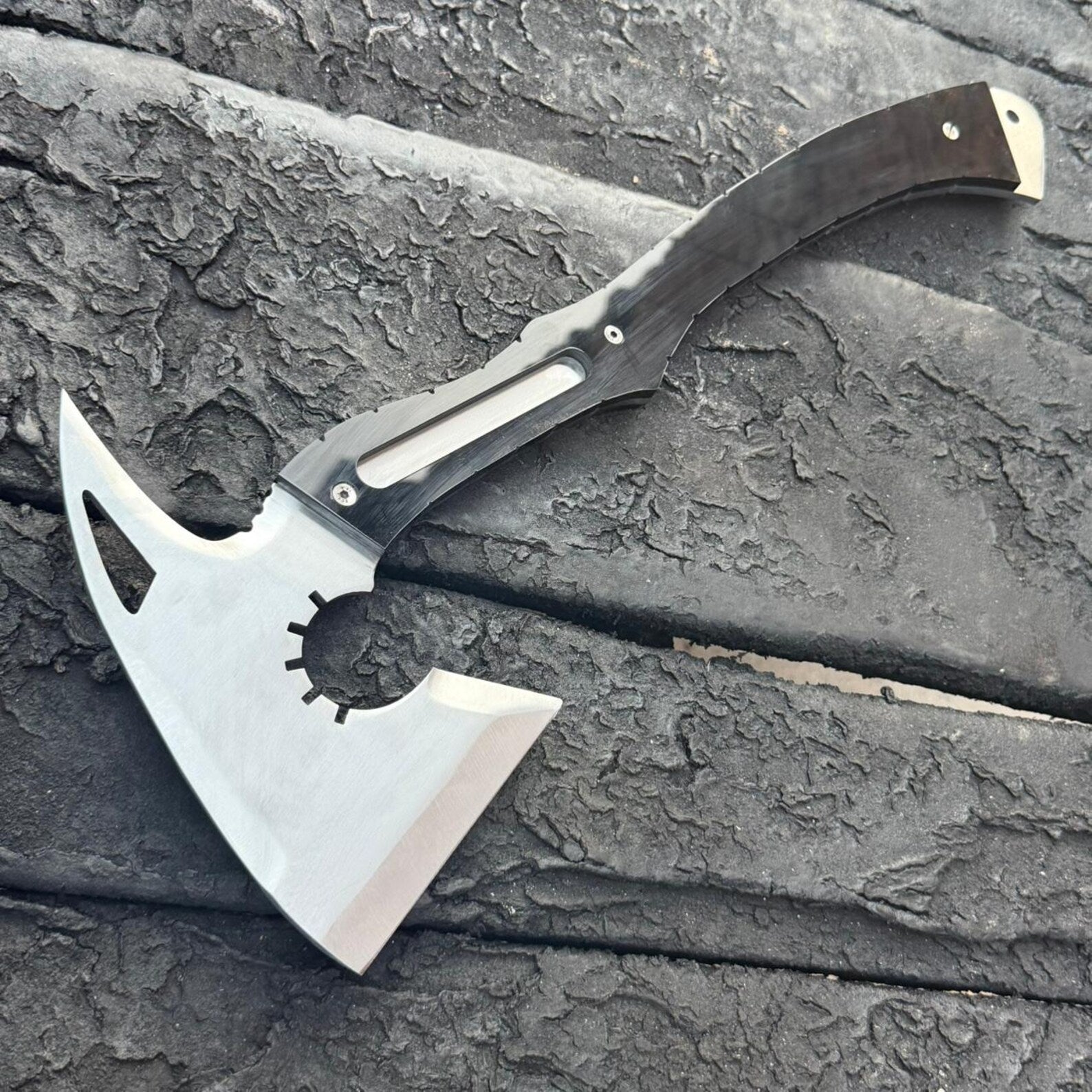 Handmade Tactical Hatchet Axe – High Carbon Steel, Micarta Handle, Leather Sheath Tool
